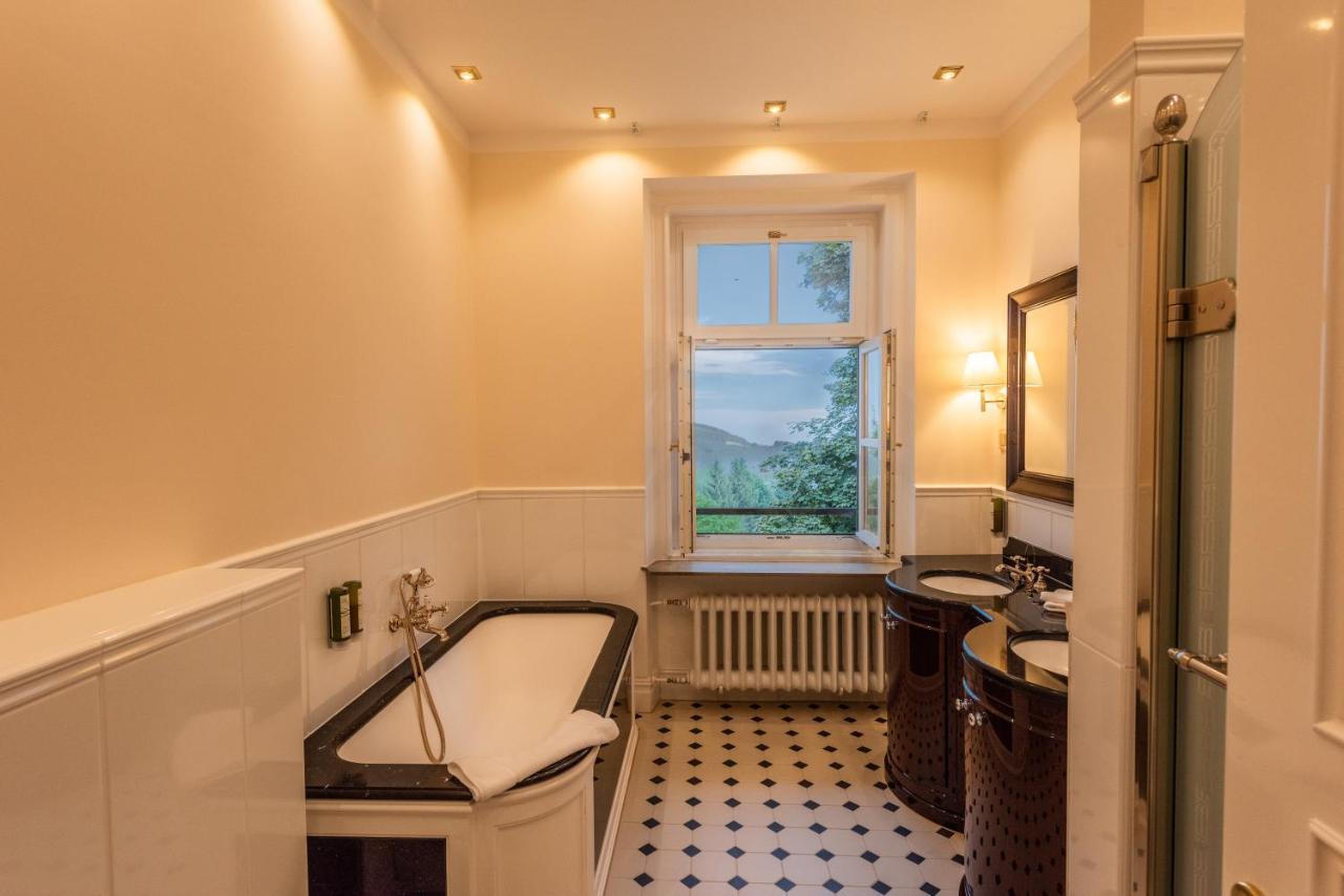 Robenstein & - Hotel 4*