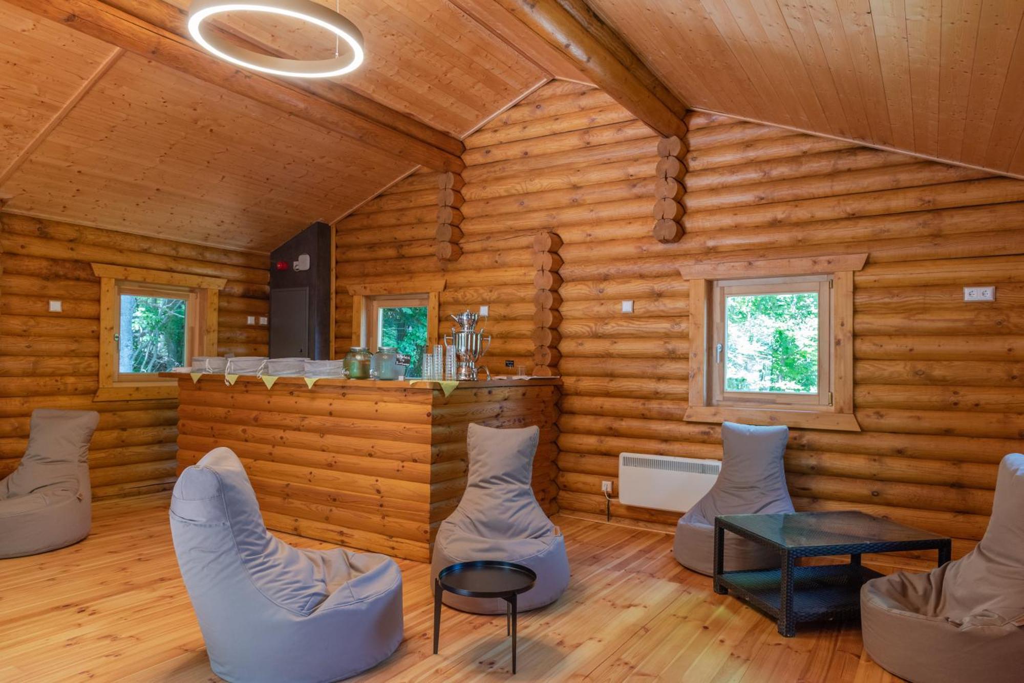 Robenstein & - Hotel 4*